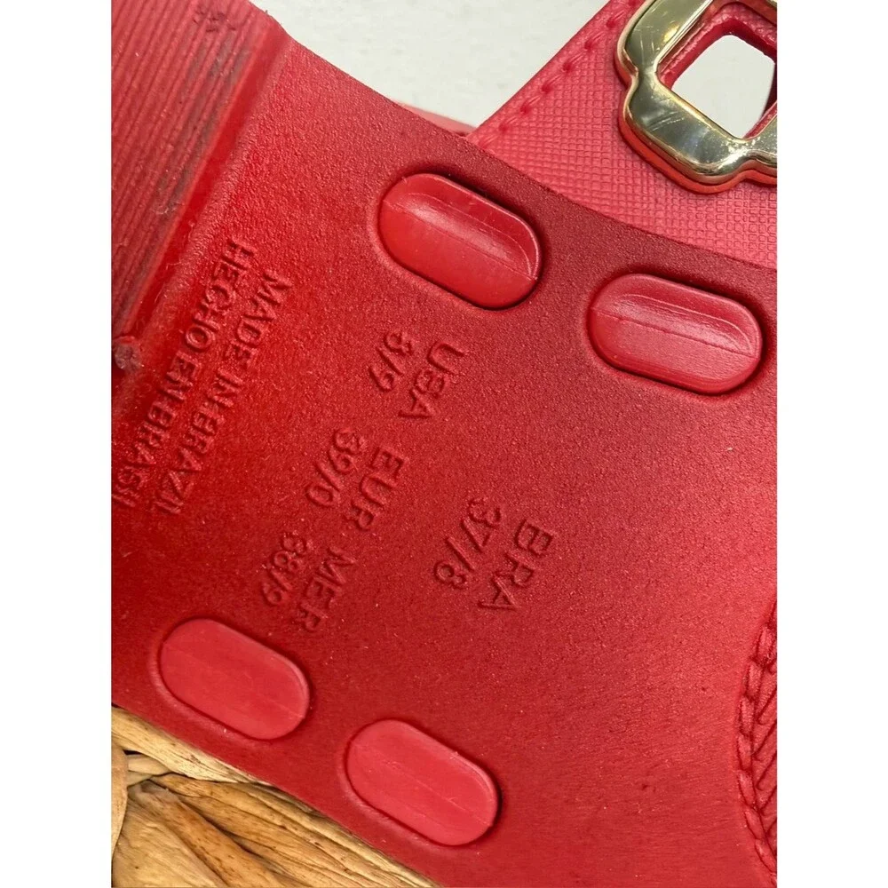 NWT Larroude’ Milan Jelly Grommet Thong Red Sandal Gold Buckle Logo Nordstrom